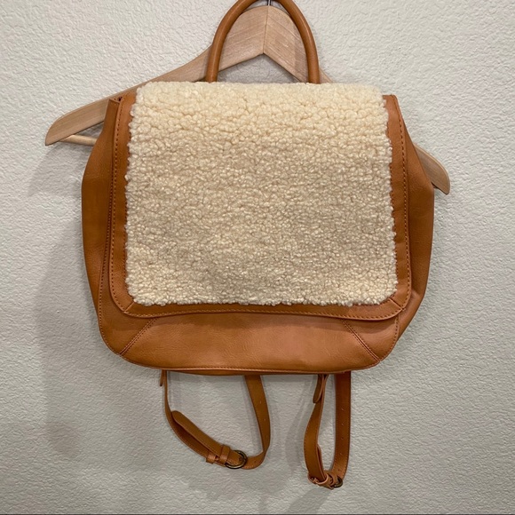 Universal thread Tan teddy backpack - Picture 3 of 10